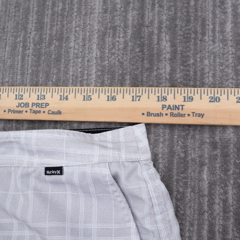 Hurley Mens Grey White Plaid Board Shorts Swim Trunks Size 34 Fit 35x9
